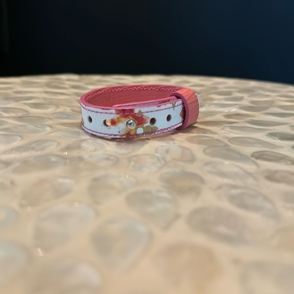LV BRACELET - Picture 1 of 9